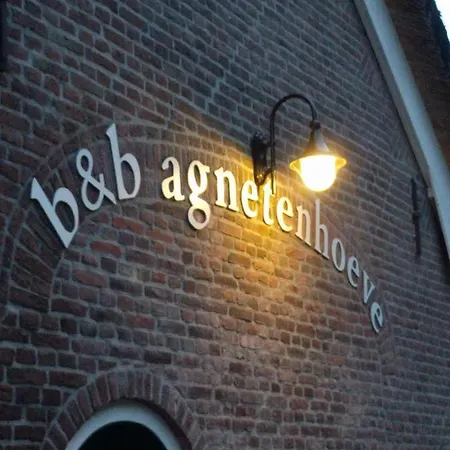 לינה וארוחת בוקר Agnetenhoeve Overasselt